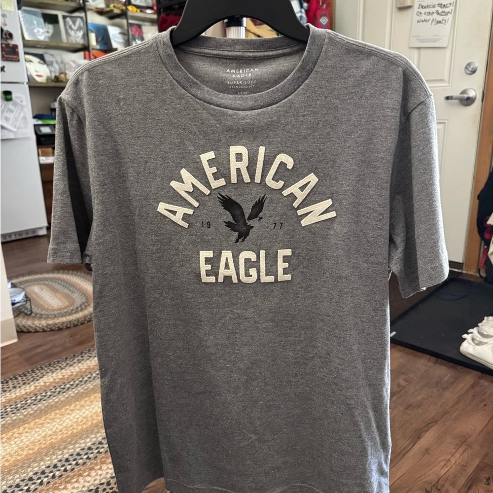 American Eagle Outfitters Gray Short Sleeve Tee
